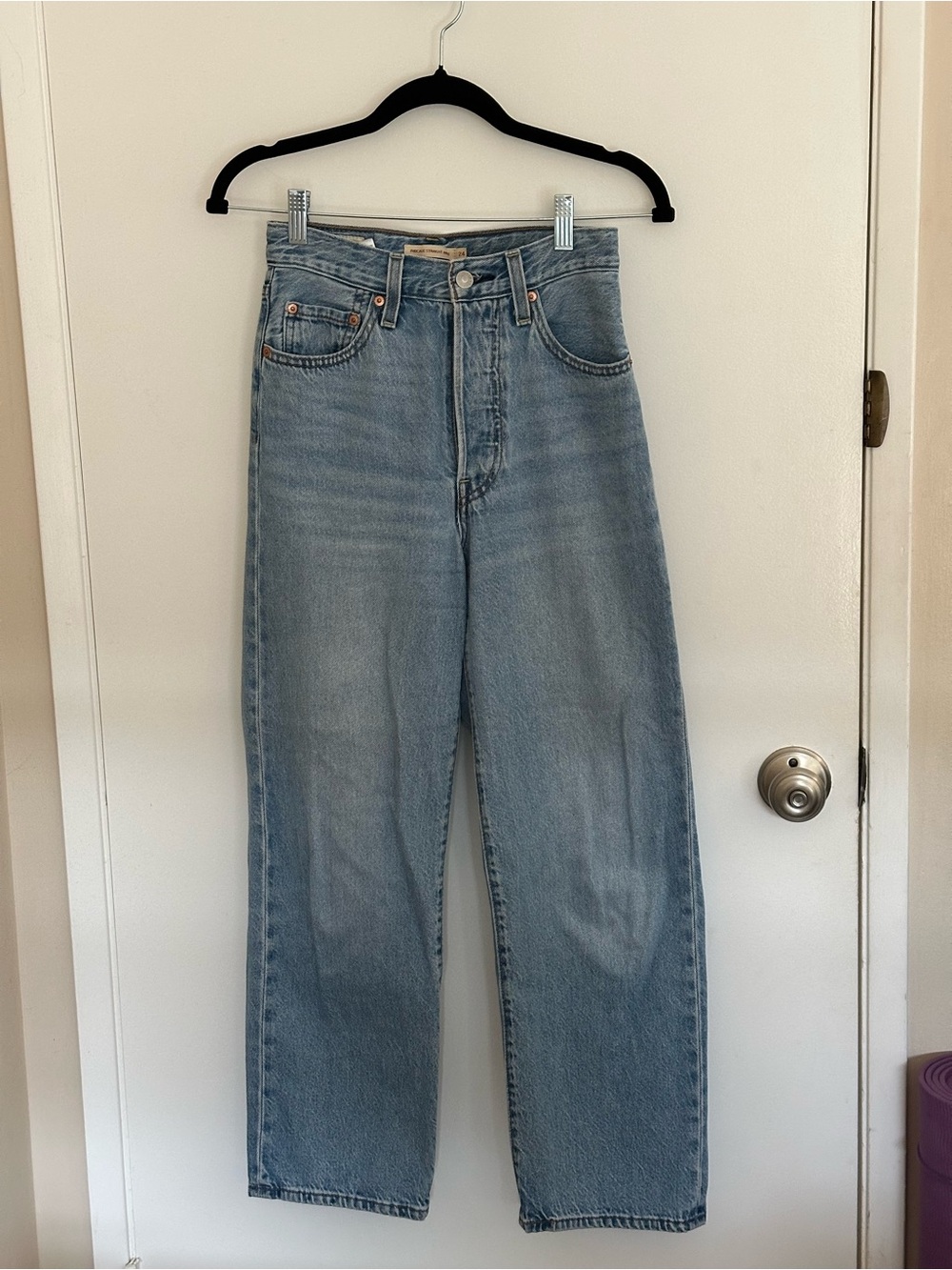 Levi’s Ribcage Straight Ankle Jeans - Light Wash